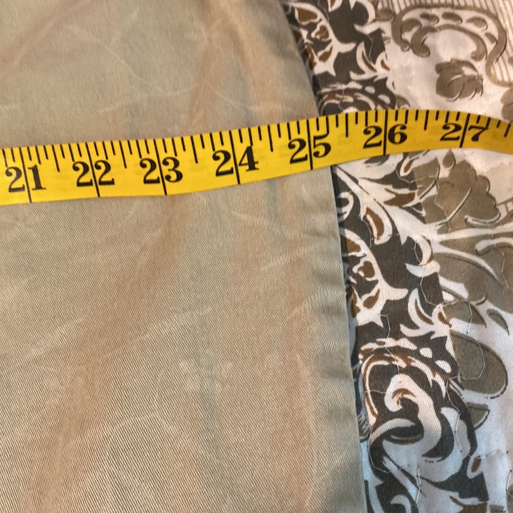 JUST MY SIZE Subtle Print Capris - Picture 8 of 9